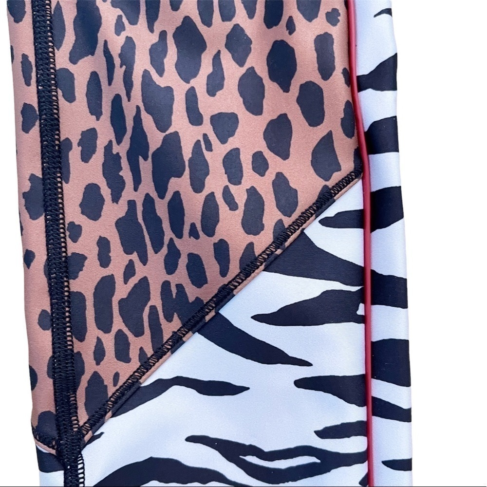 GOOD AMERICAN NWT Animal Mixed Block Leggings Size Medium in Animal Print - Picture 13 of 16